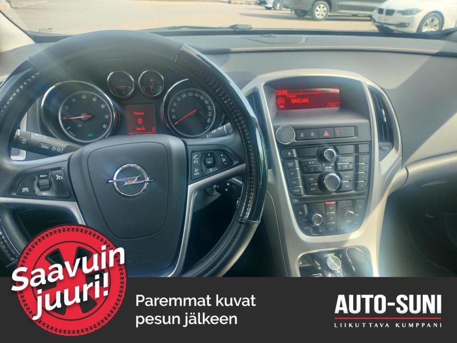 OPEL Astra 2011