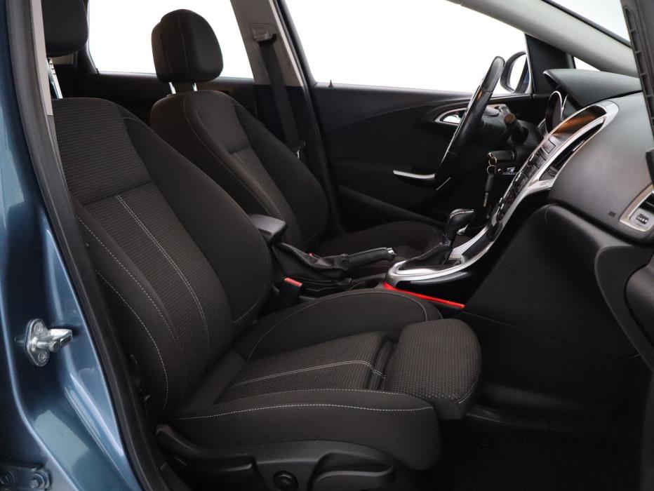 OPEL Astra 2013