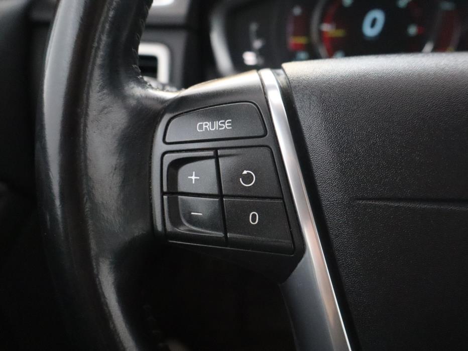 VOLVO V70 2014