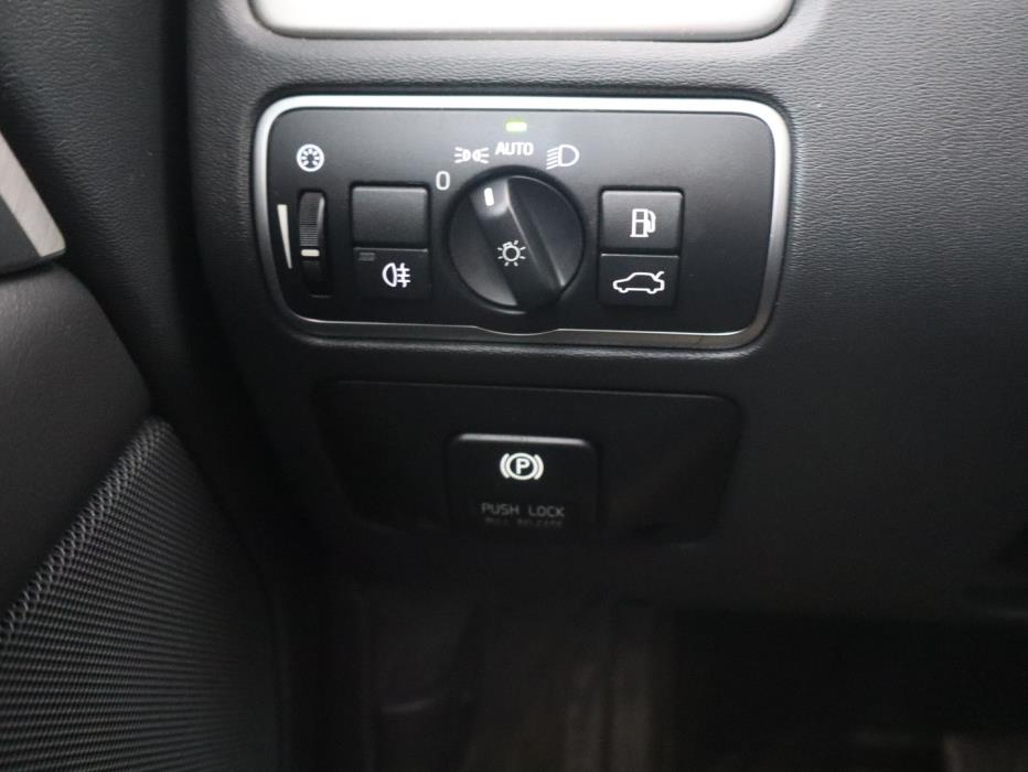VOLVO V70 2014
