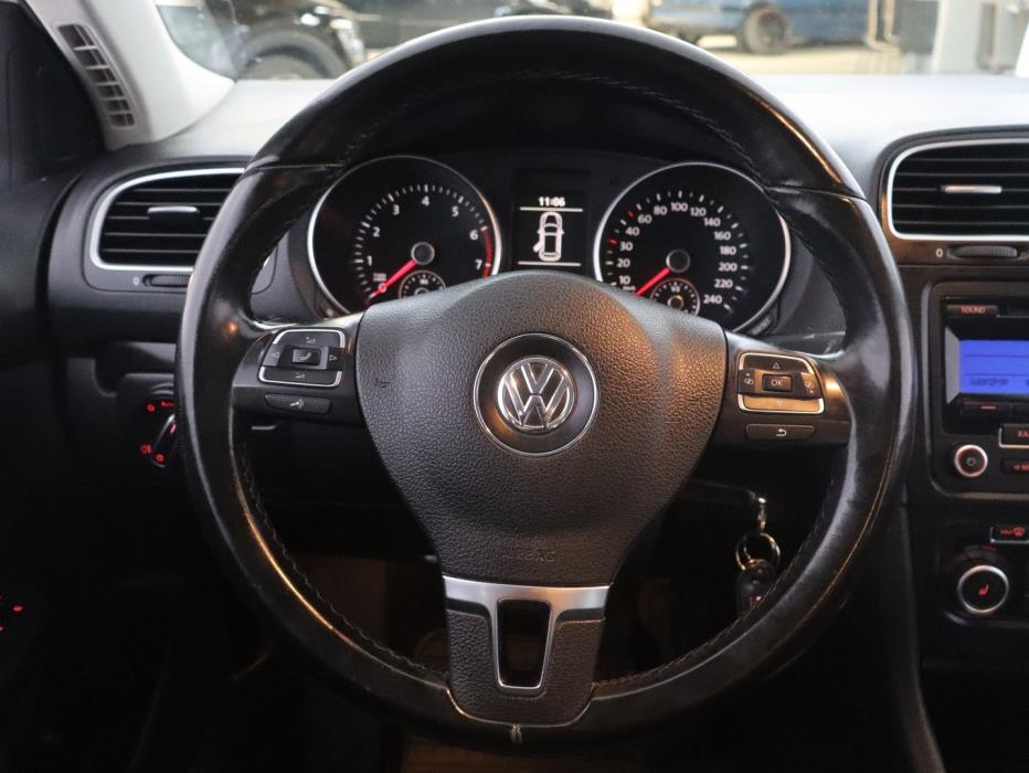 VOLKSWAGEN Golf 2010