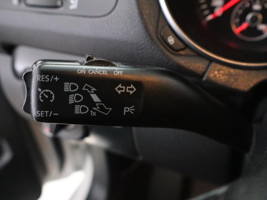 VOLKSWAGEN Golf 2010
