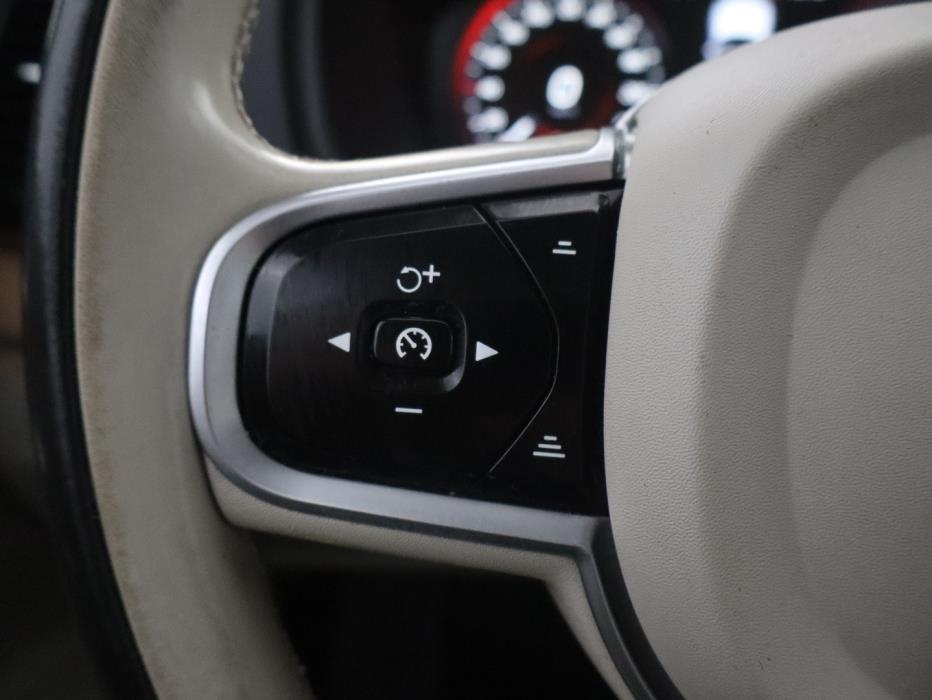 VOLVO XC90 2016