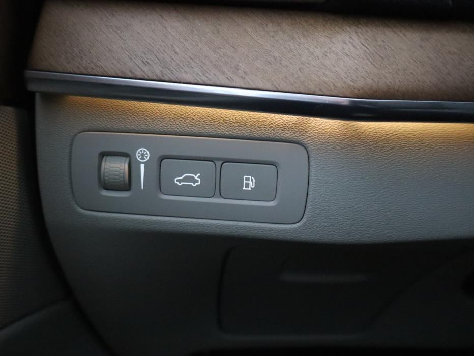 VOLVO XC90 2016
