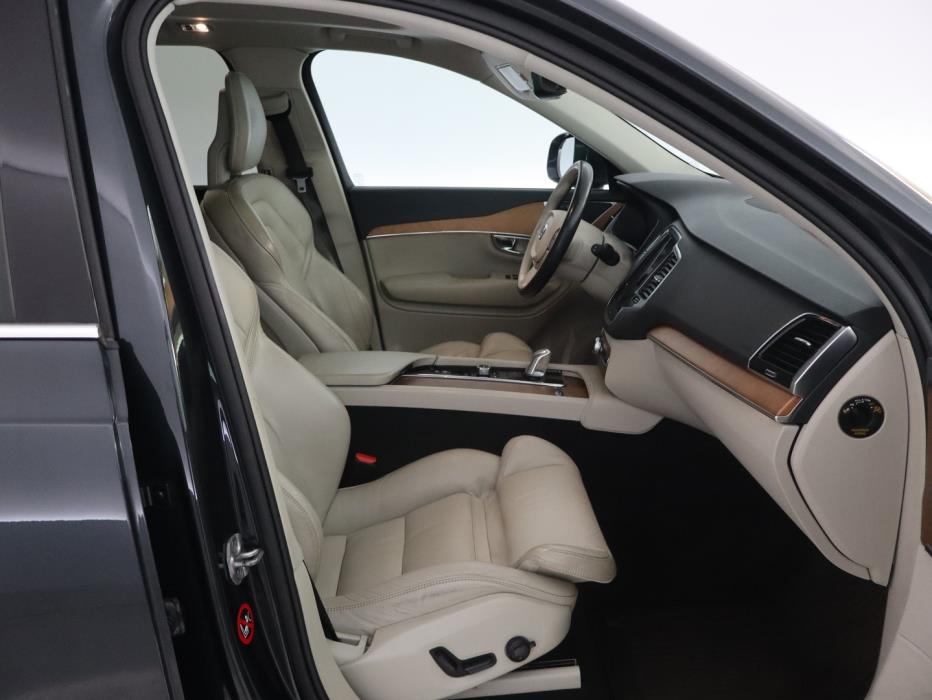 VOLVO XC90 2016