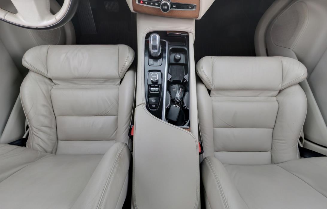 VOLVO XC90 2016