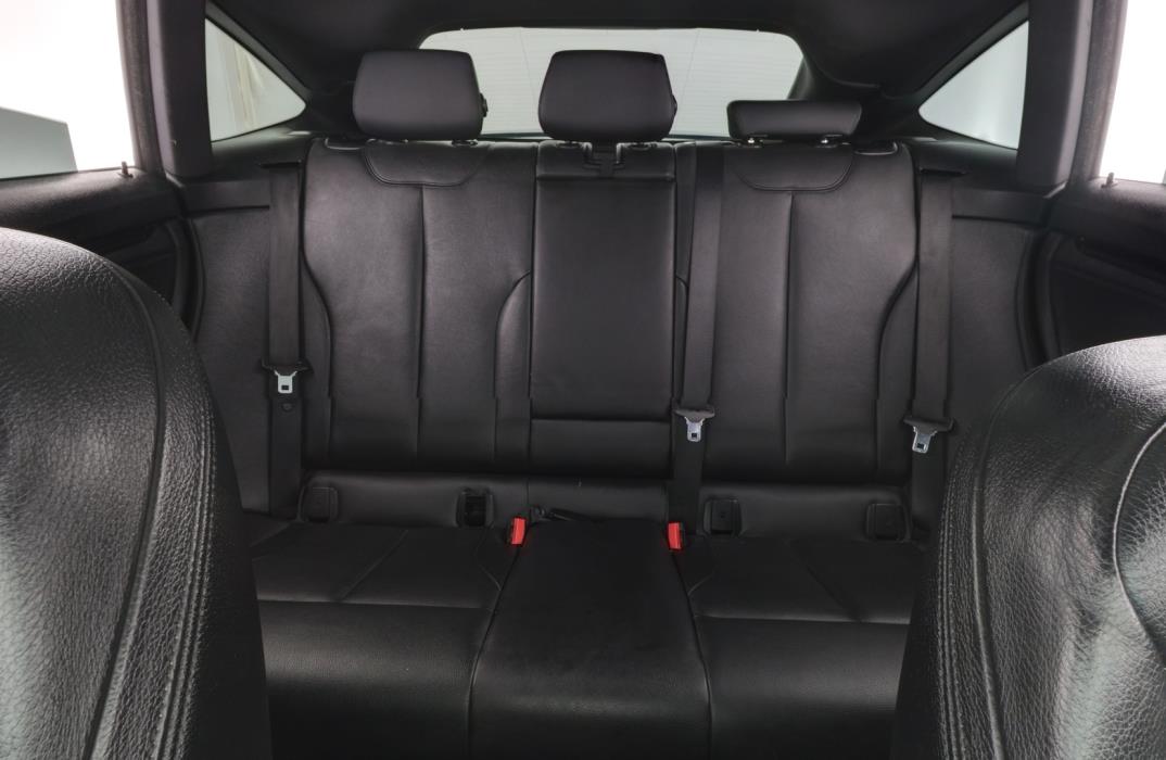 BMW 330 Gran Turismo 2014