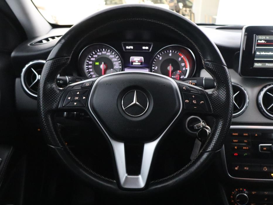 MERCEDES-BENZ GLA 2014