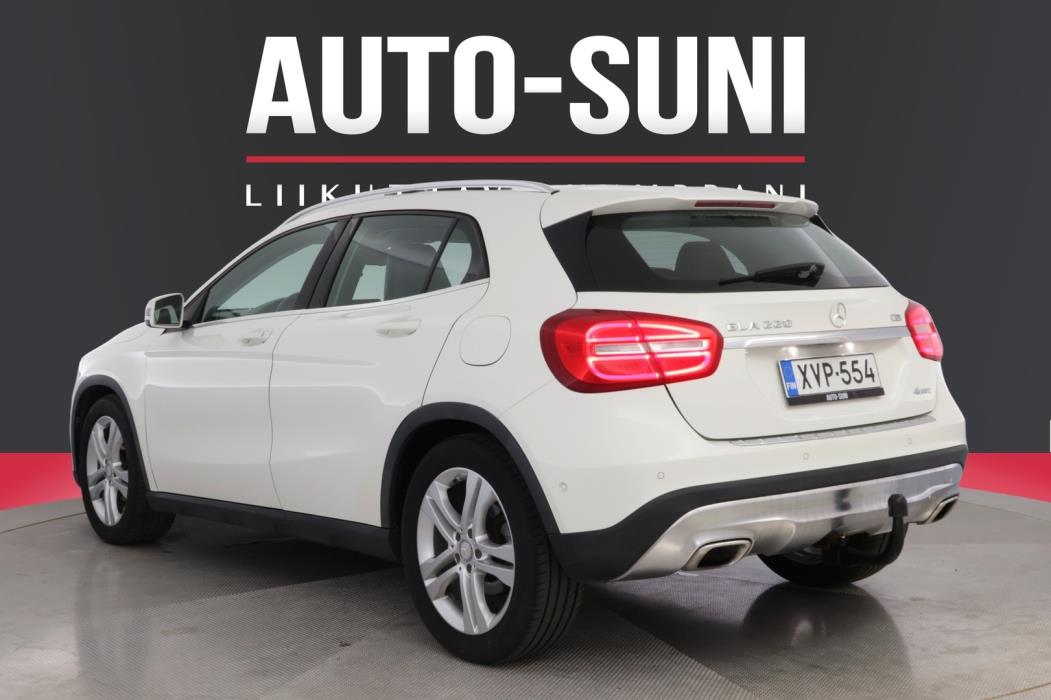 MERCEDES-BENZ GLA 2014