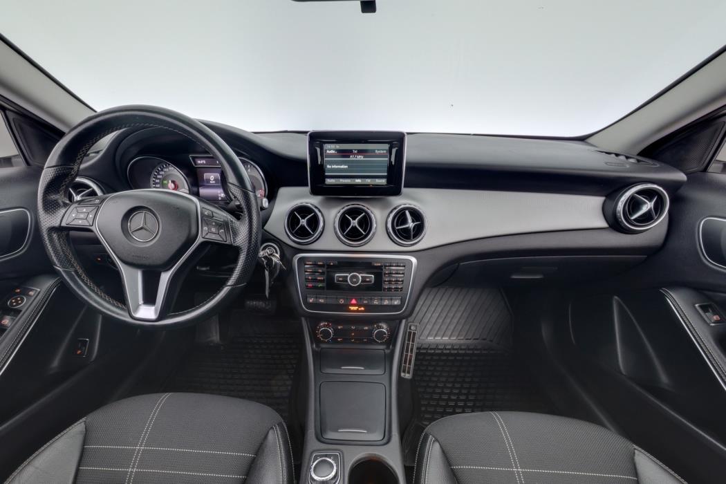 MERCEDES-BENZ GLA 2014