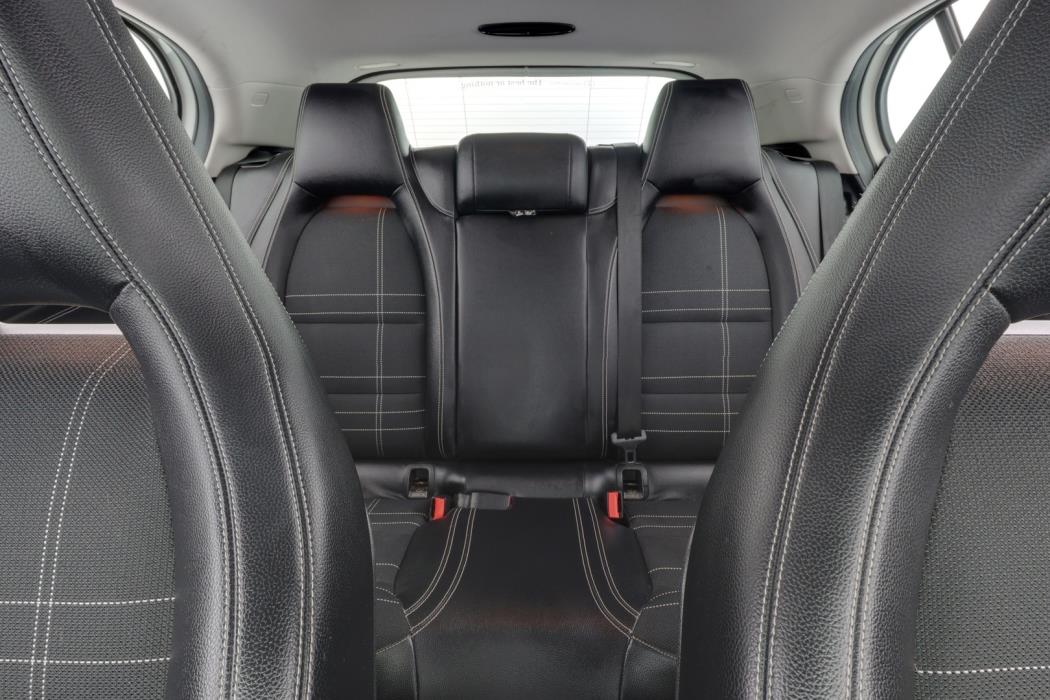 MERCEDES-BENZ GLA 2014