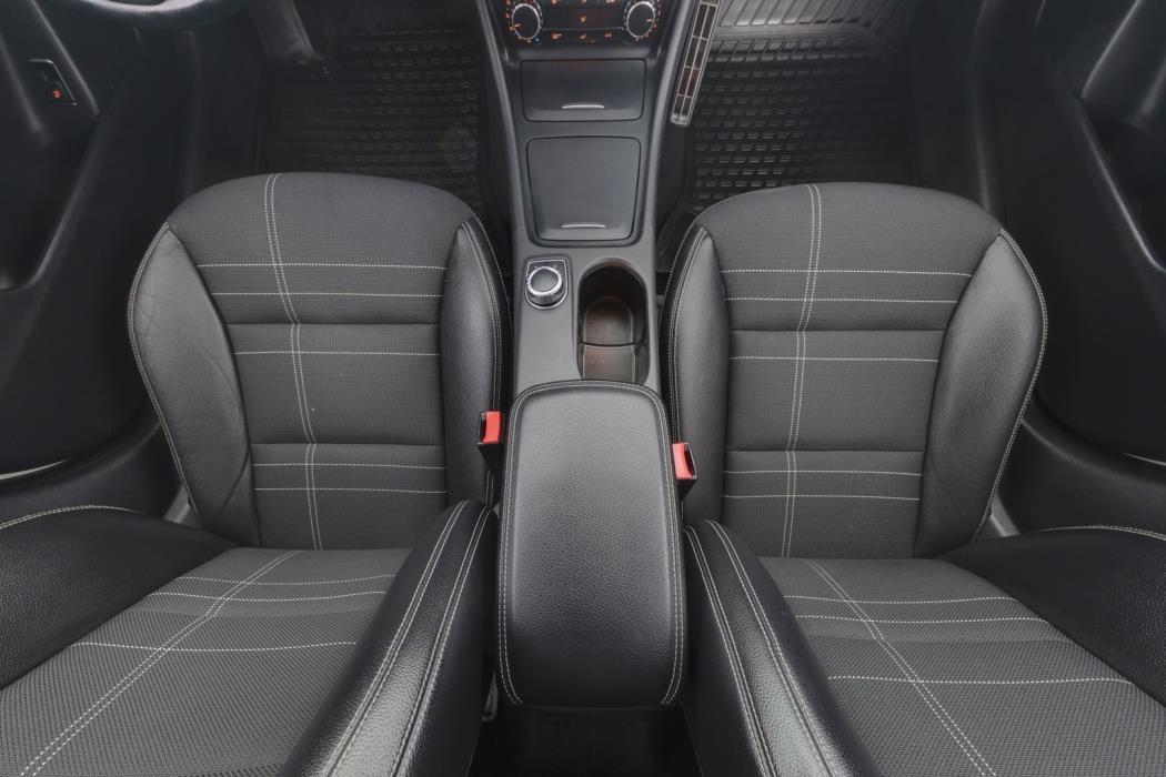 MERCEDES-BENZ GLA 2014