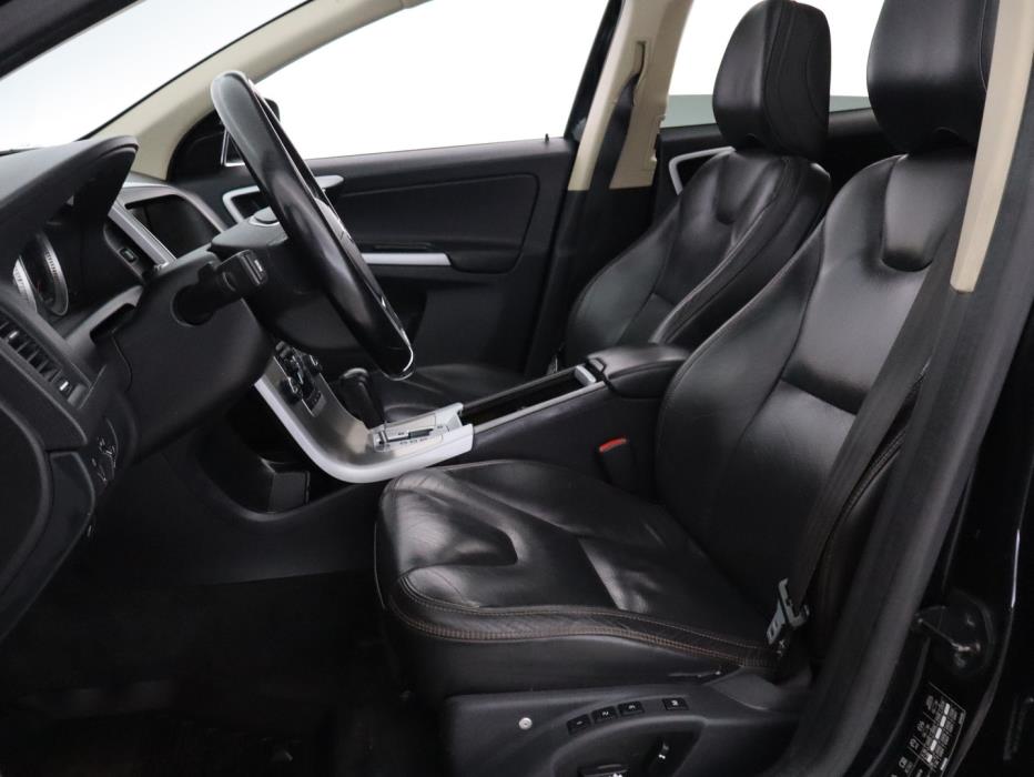 VOLVO XC60 2011