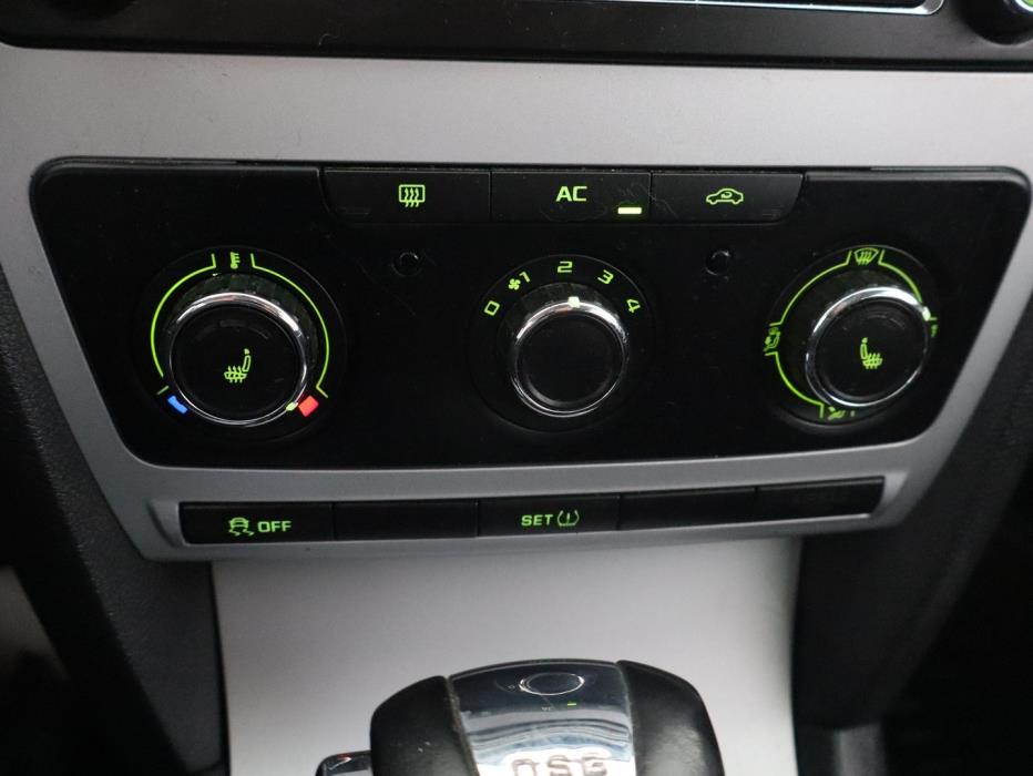 SKODA Octavia 2011