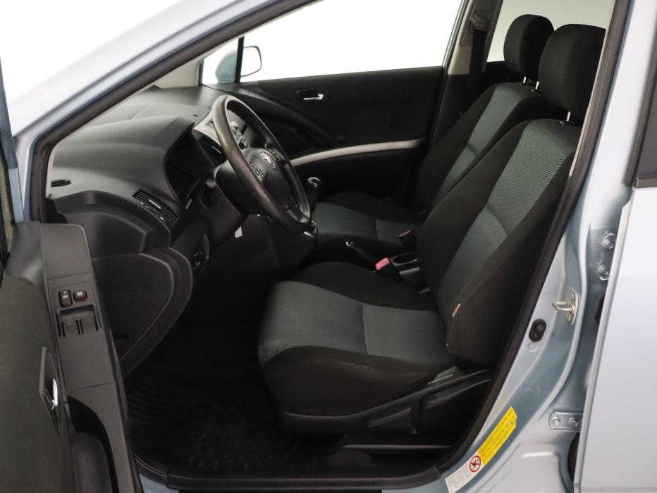 TOYOTA Corolla Verso 2005