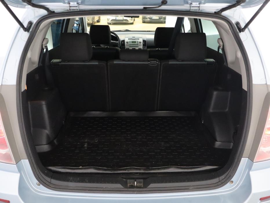 TOYOTA Corolla Verso 2005