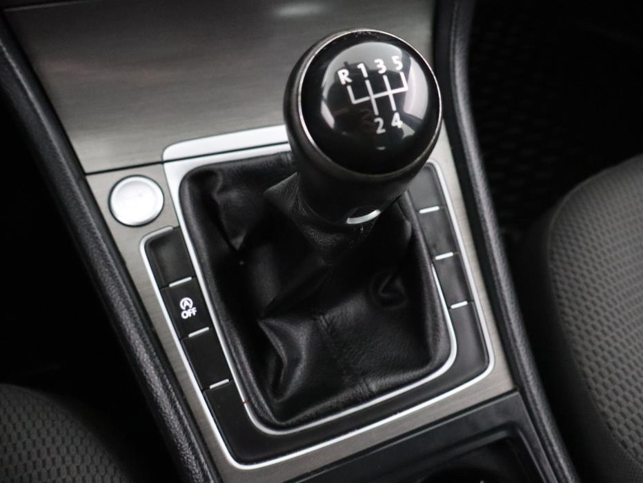 VOLKSWAGEN Golf 2013