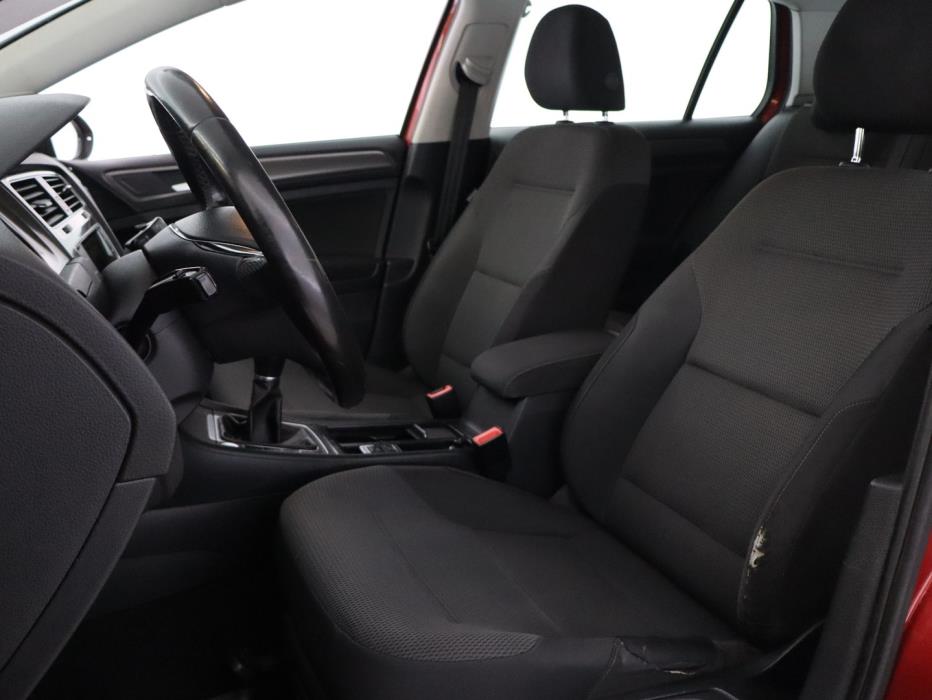 VOLKSWAGEN Golf 2013