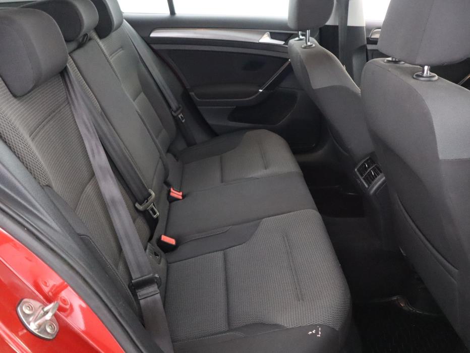 VOLKSWAGEN Golf 2013