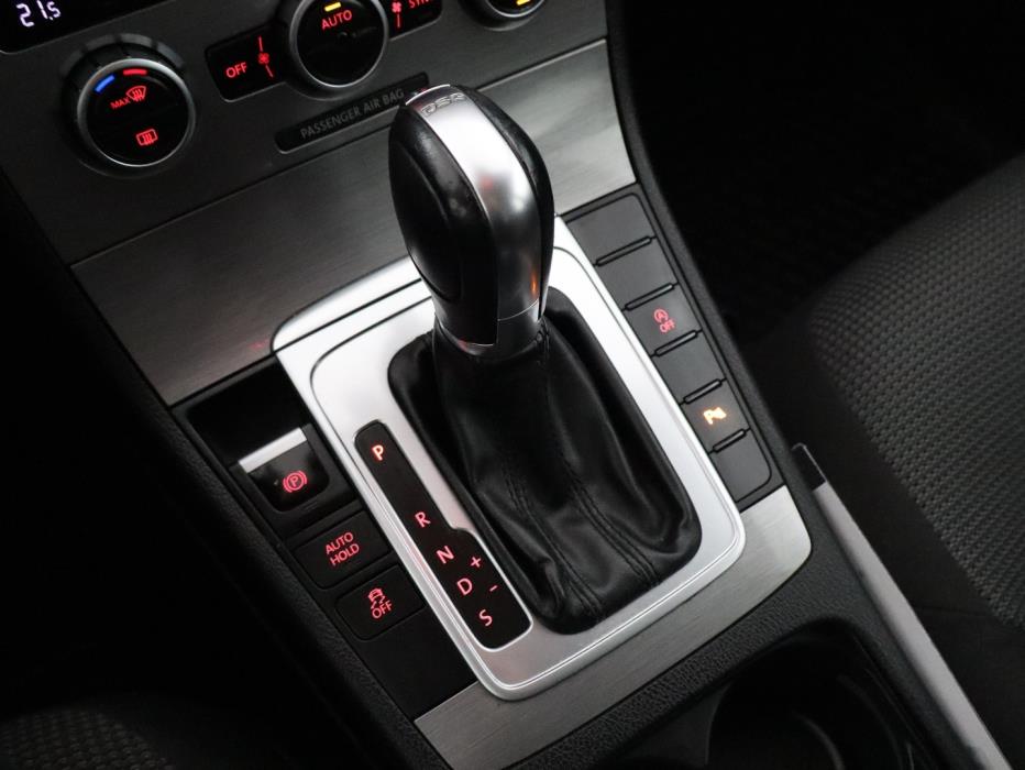 VOLKSWAGEN Passat 2014