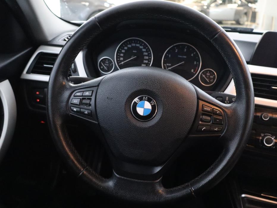 BMW 320 2013
