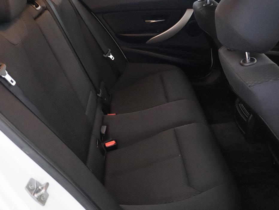 BMW 320 2013