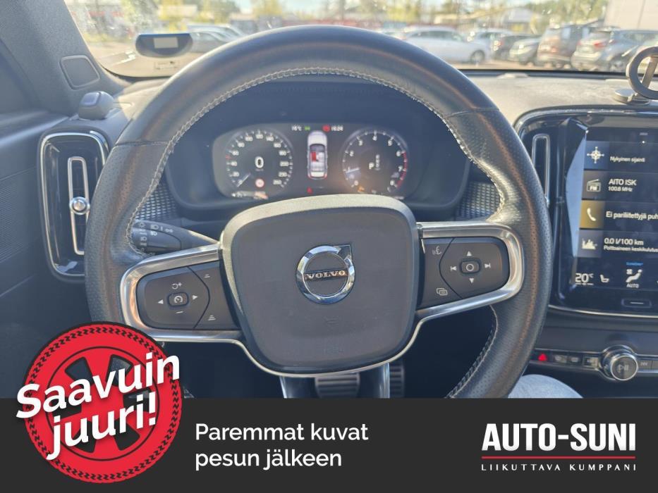 VOLVO XC40 2019
