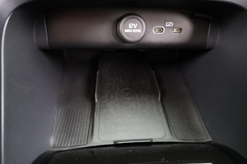 VOLVO XC40 2024