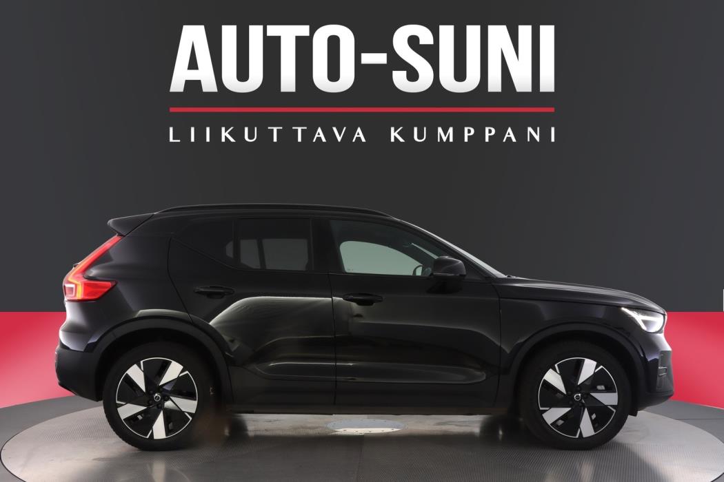 VOLVO XC40 2024