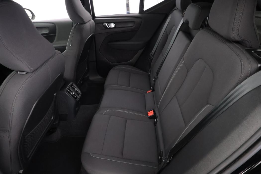 VOLVO XC40 2024