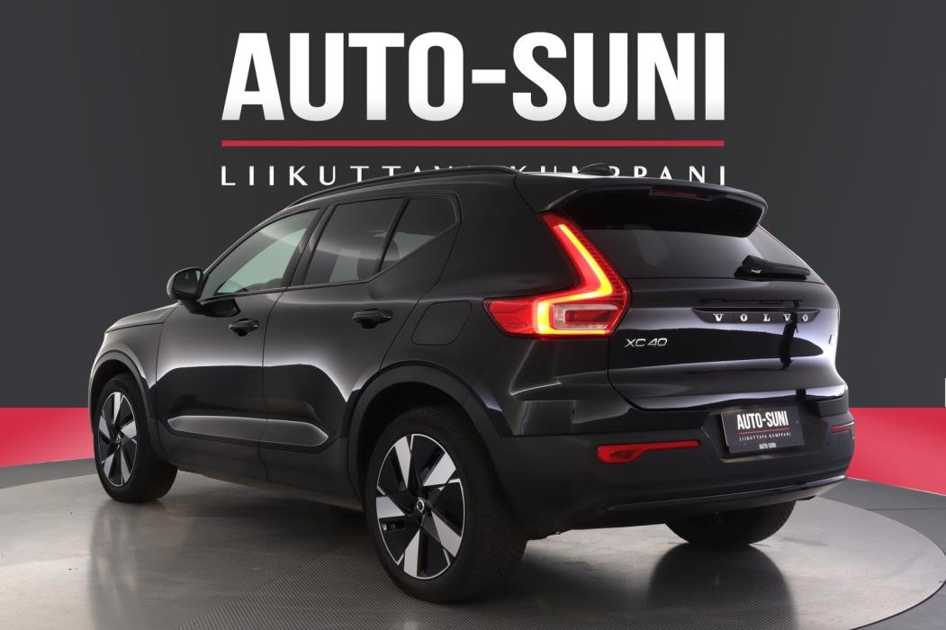 VOLVO XC40 2024