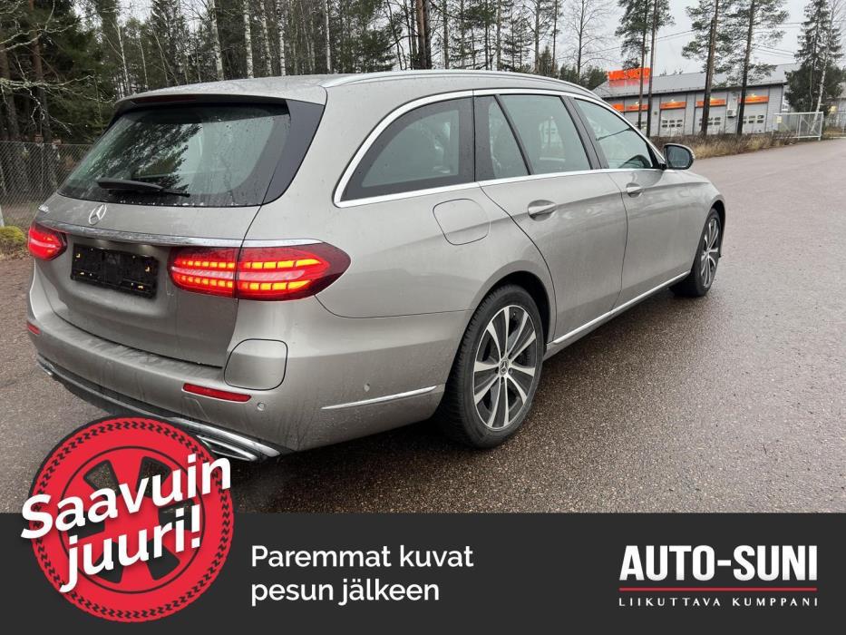 MERCEDES-BENZ E 2022