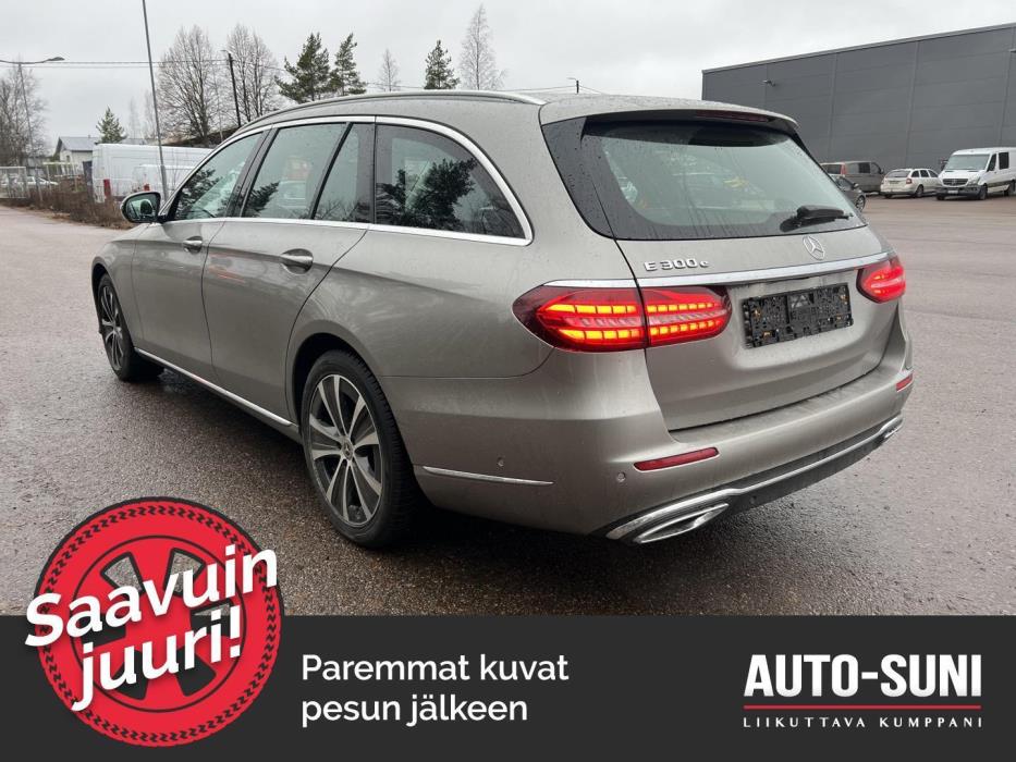 MERCEDES-BENZ E 2022