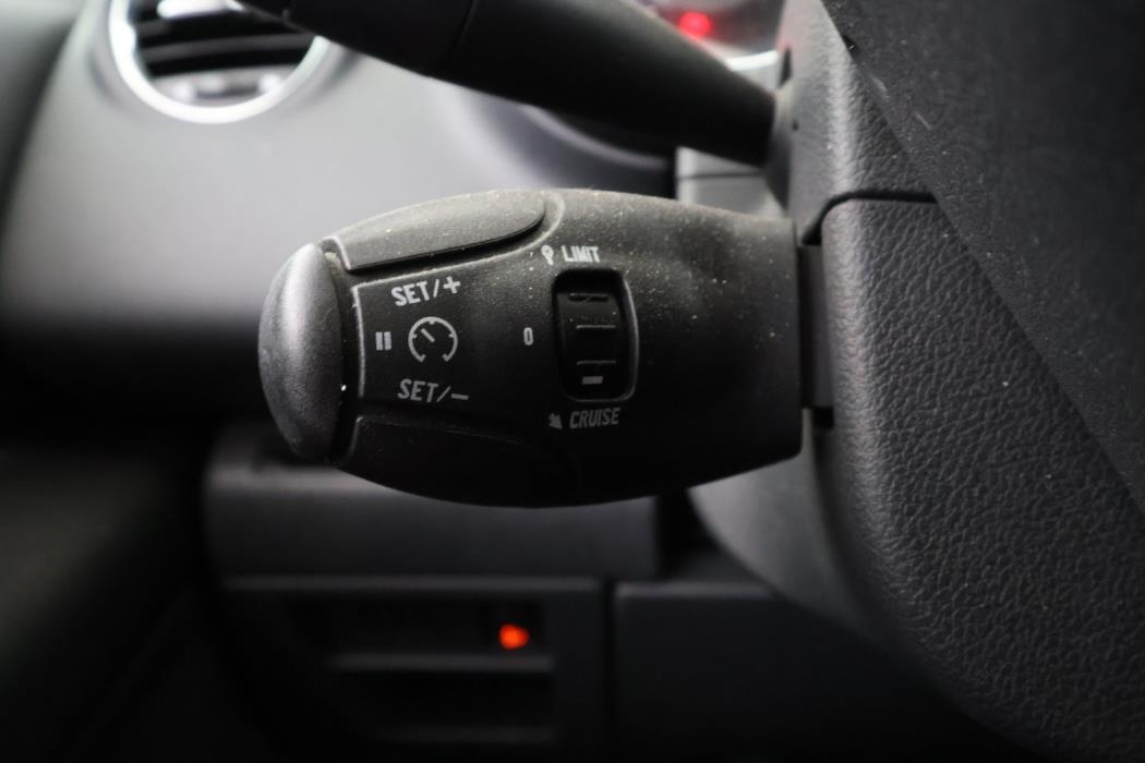 PEUGEOT 3008 2011