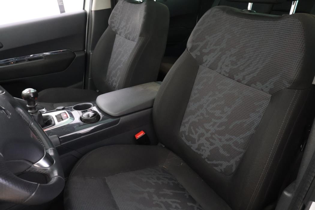 PEUGEOT 3008 2011