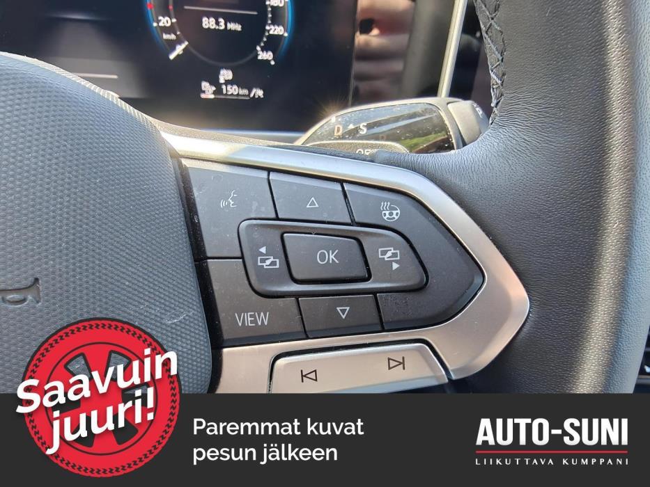VOLKSWAGEN Passat 2025