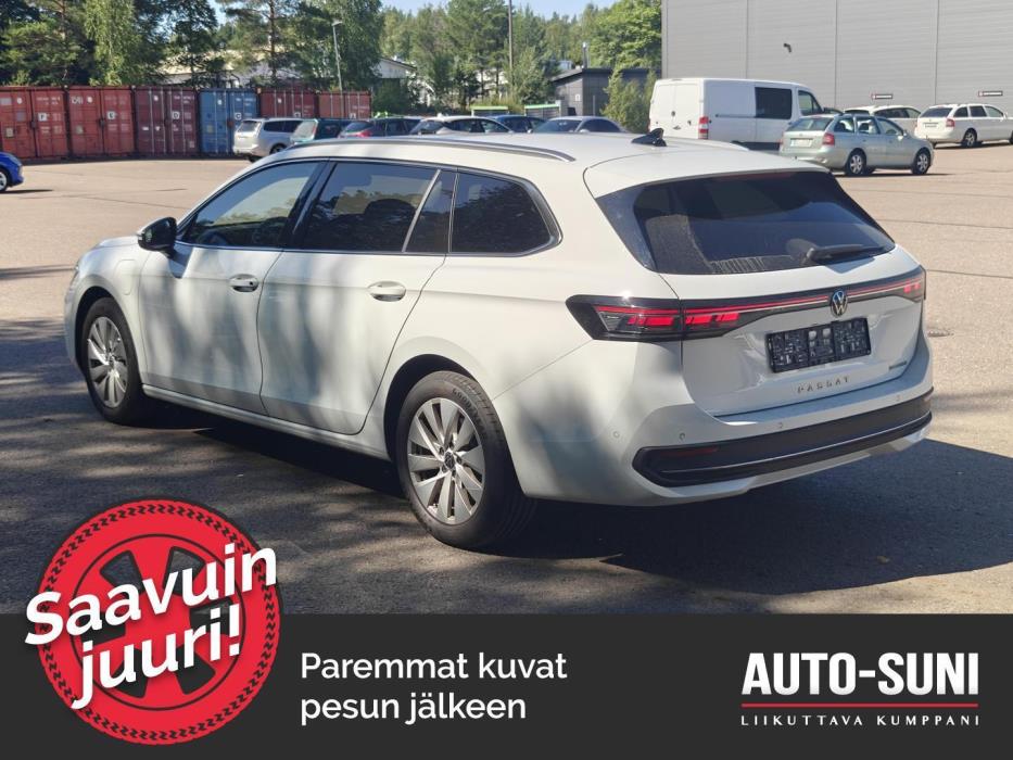 VOLKSWAGEN Passat 2025