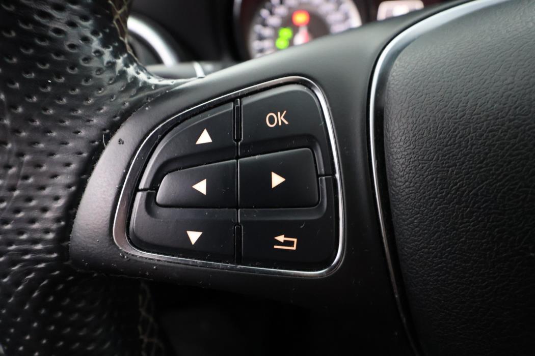 MERCEDES-BENZ CLA 2016