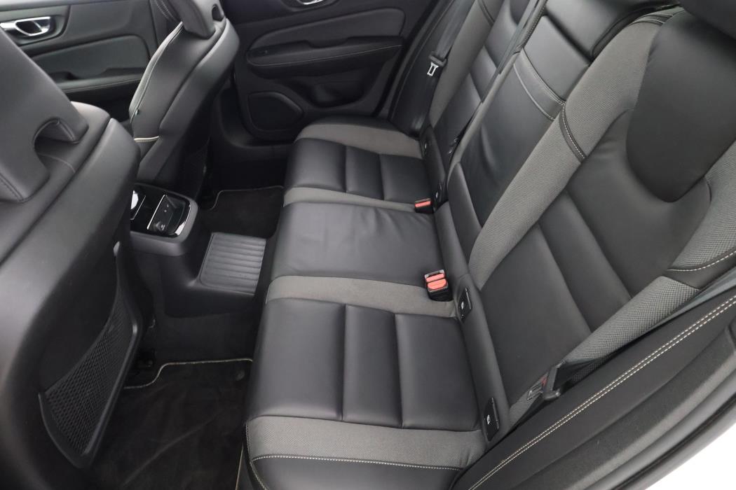VOLVO V60 2020