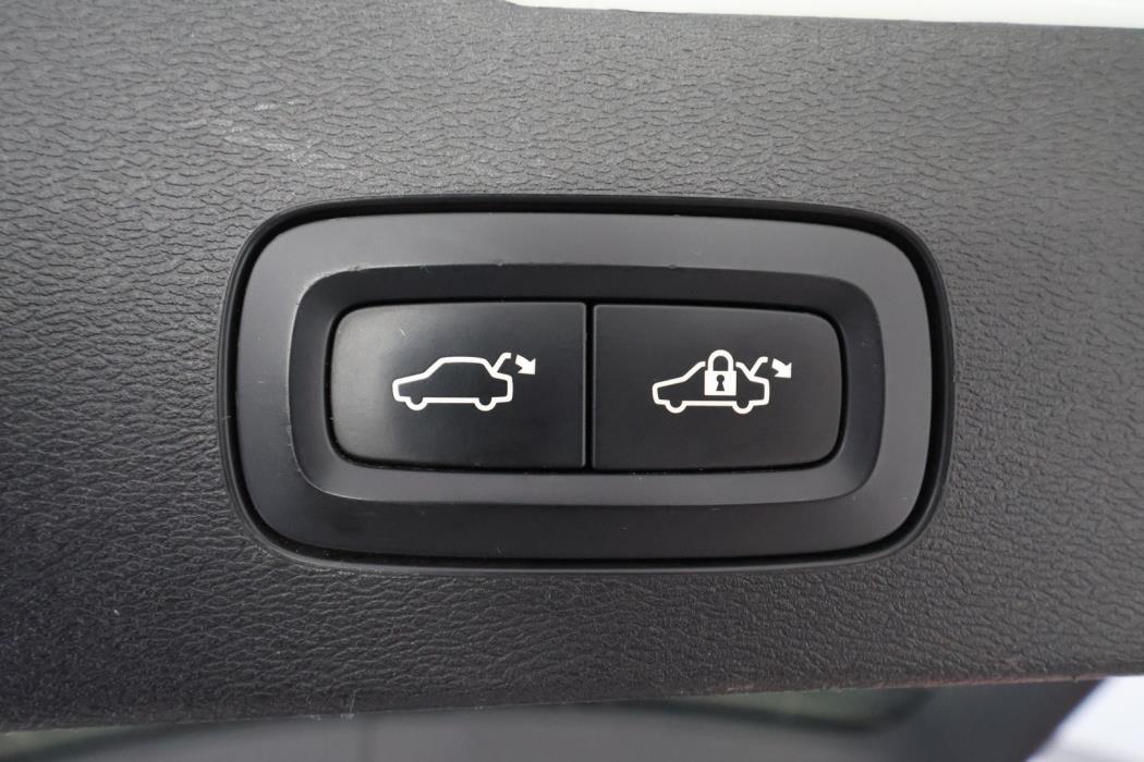 VOLVO V60 2020