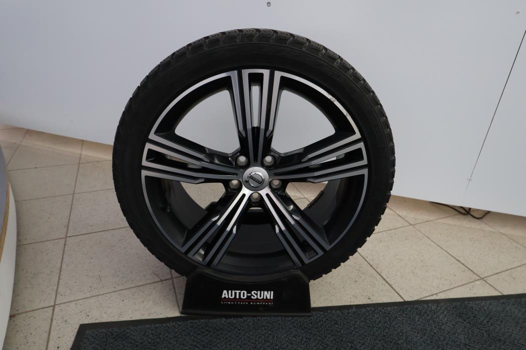 VOLVO V60 2020