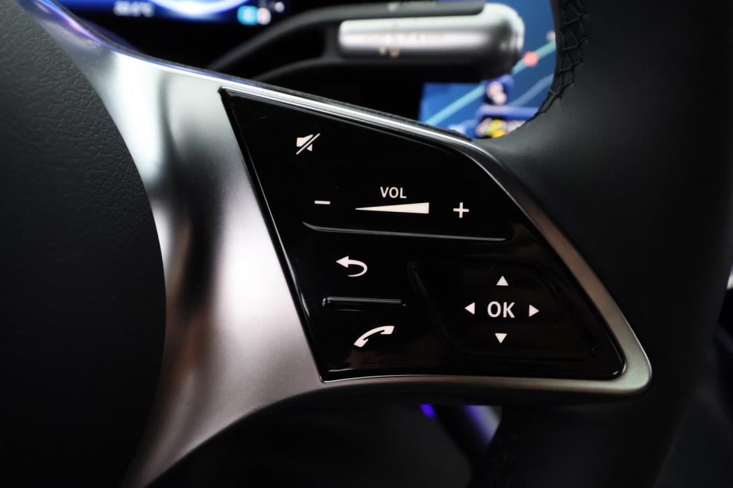 MERCEDES-BENZ CLA 2025