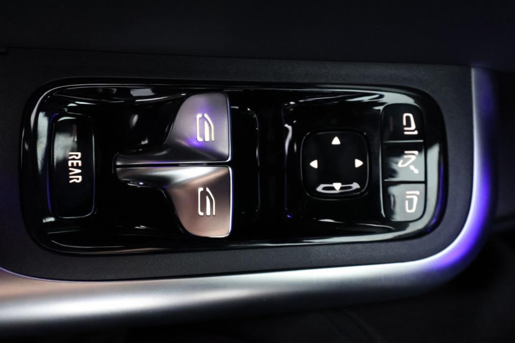 MERCEDES-BENZ CLA 2025