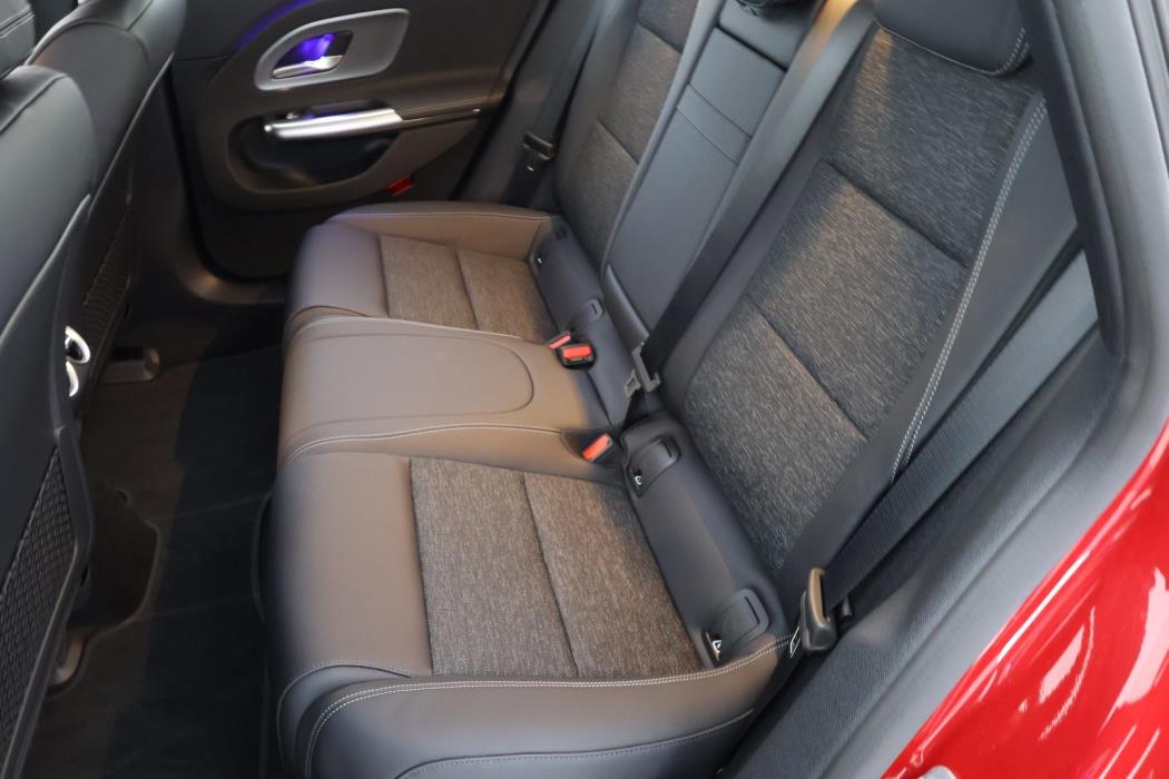 MERCEDES-BENZ CLA 2025