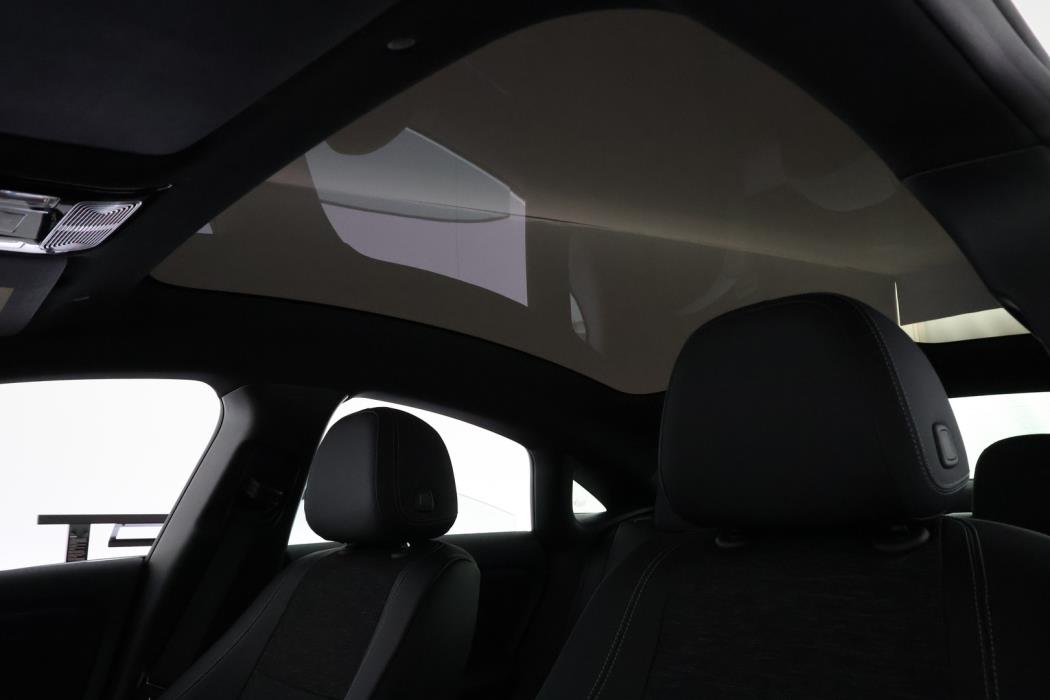 MERCEDES-BENZ CLA 2025