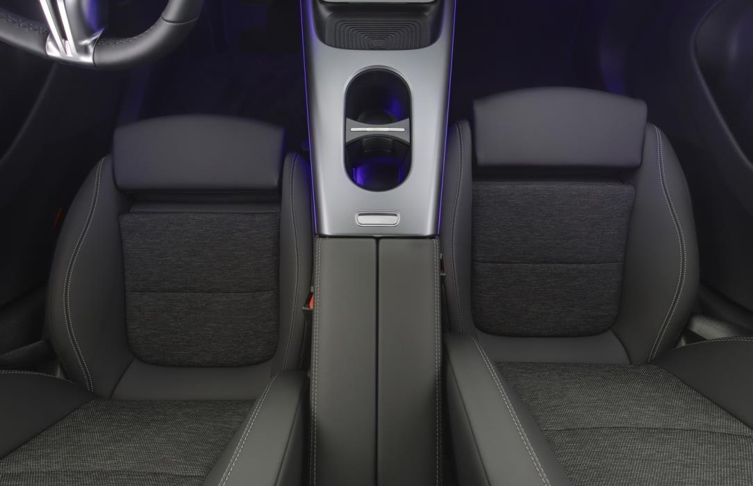 MERCEDES-BENZ CLA 2025