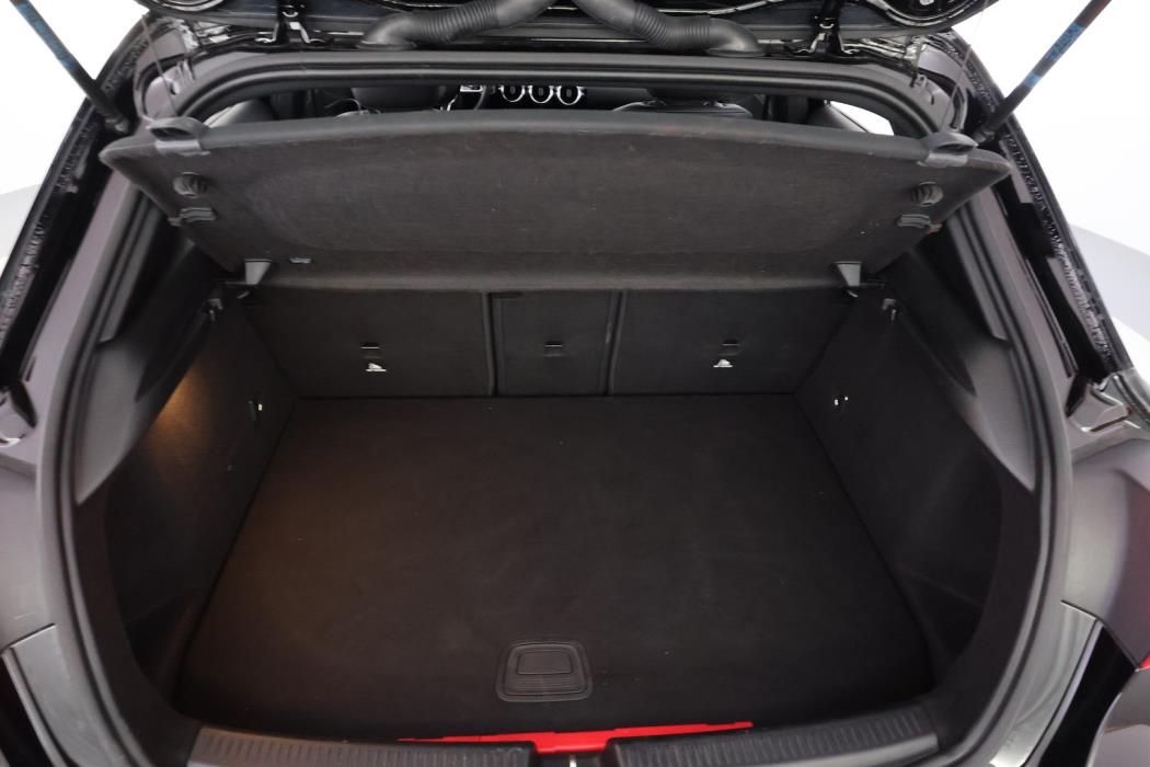 MERCEDES-BENZ A 2023