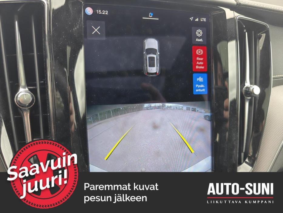 VOLVO XC60 2022