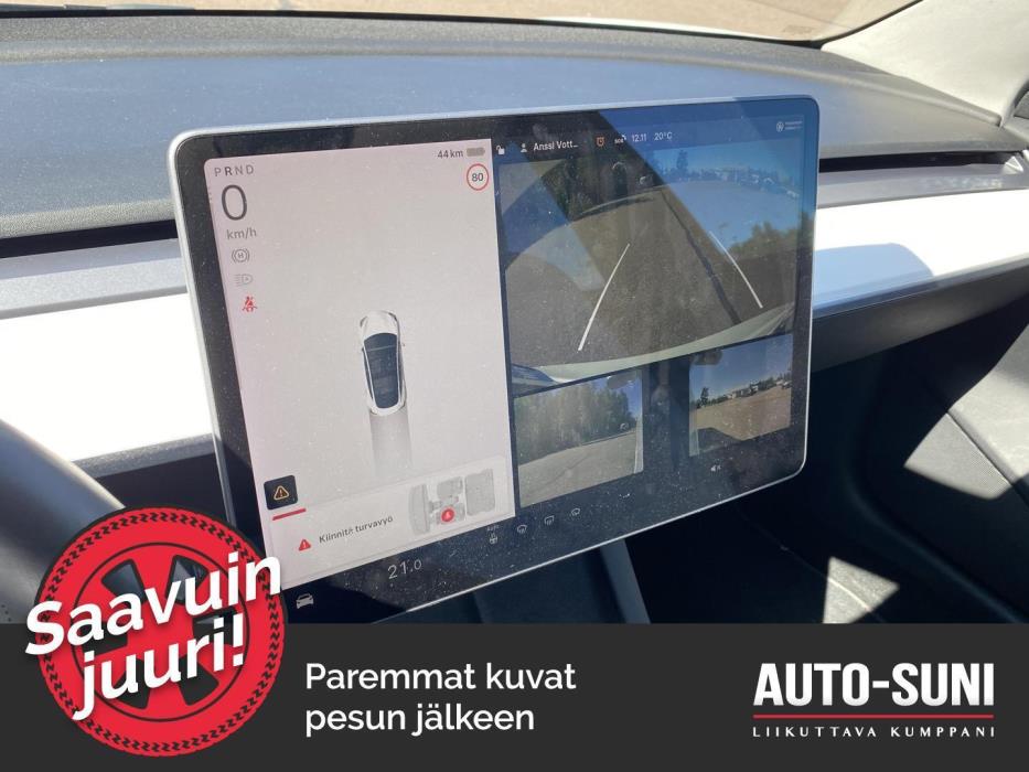 TESLA Model 3 2021