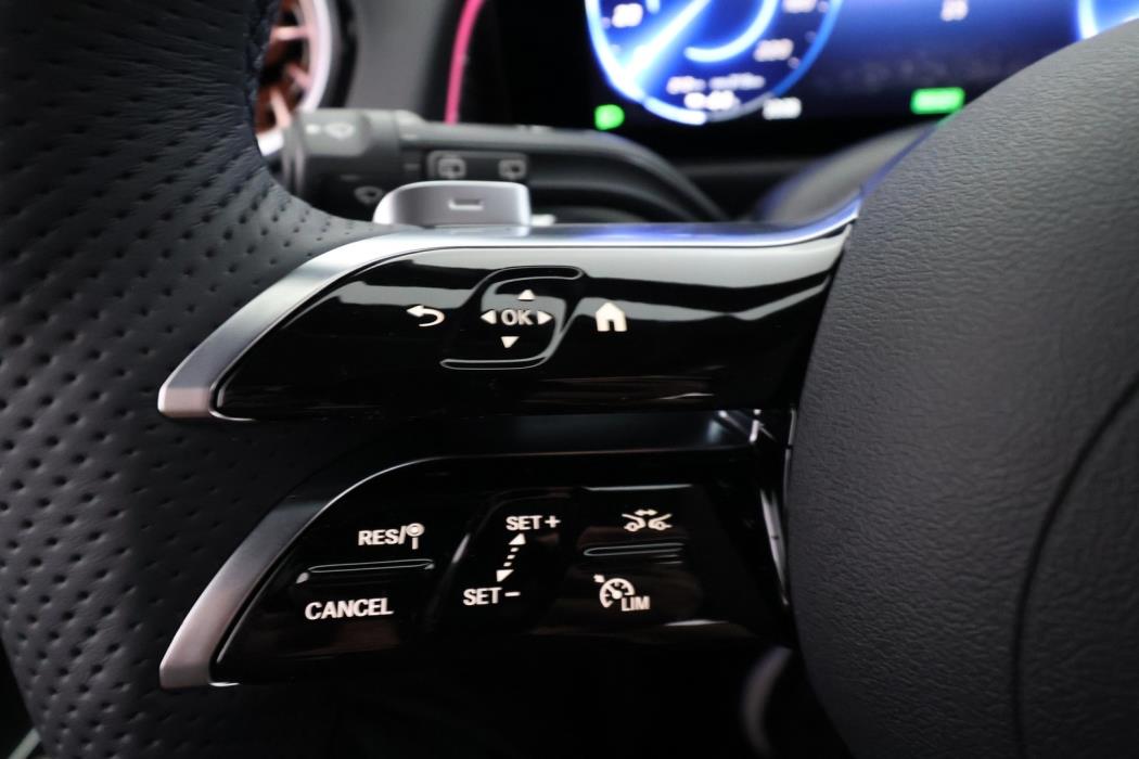 MERCEDES-BENZ EQB 2026
